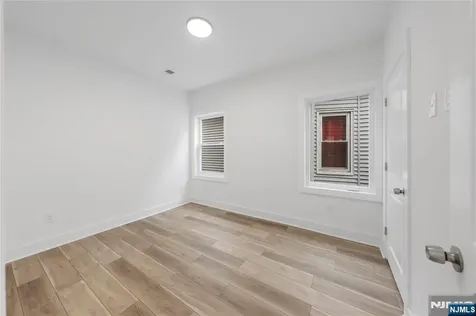 16 Headley Terrace Irvington NJ 07111