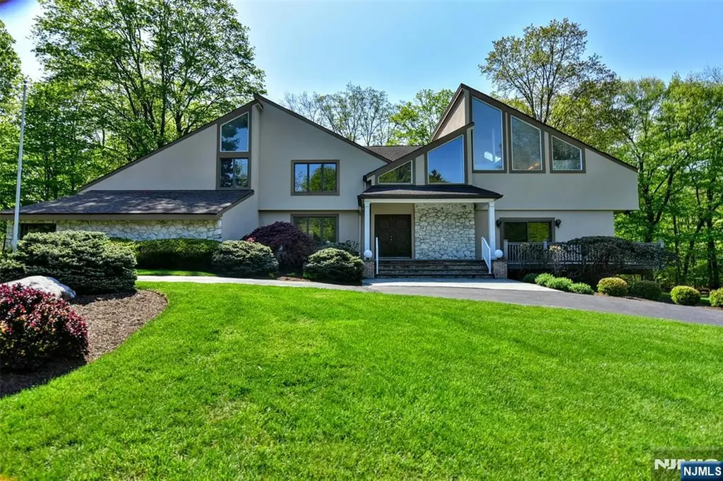10 Mallard Run Upper Saddle River NJ 07458