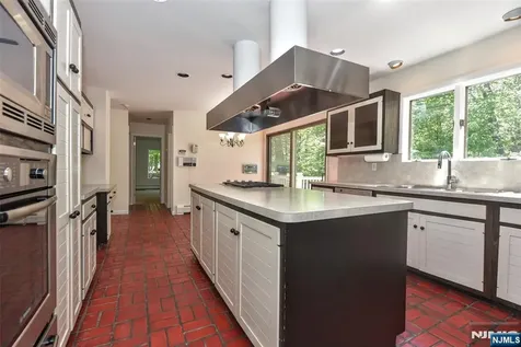 10 Mallard Run Upper Saddle River NJ 07458