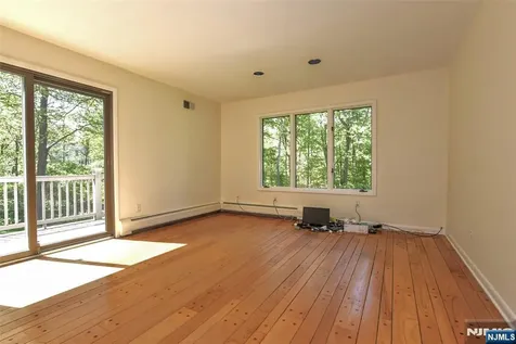 10 Mallard Run Upper Saddle River NJ 07458