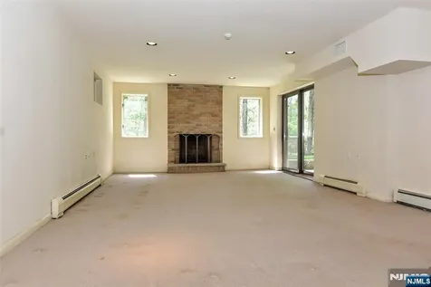 10 Mallard Run Upper Saddle River NJ 07458