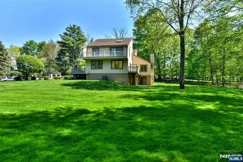 10 Mallard Run Upper Saddle River NJ 07458