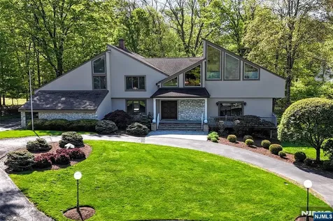 10 Mallard Run Upper Saddle River NJ 07458