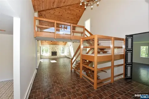10 Mallard Run Upper Saddle River NJ 07458