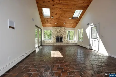 10 Mallard Run Upper Saddle River NJ 07458