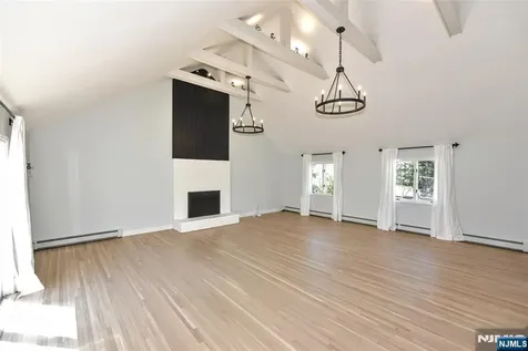 10 Knollwood Road Upper Saddle River NJ 07458