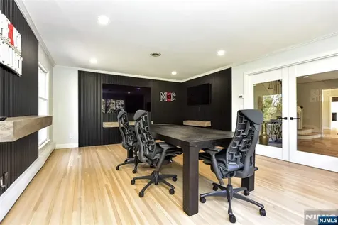10 Knollwood Road Upper Saddle River NJ 07458