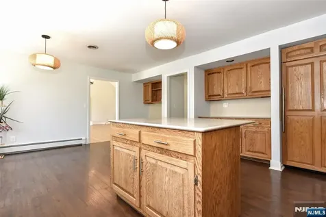 10 Knollwood Road Upper Saddle River NJ 07458