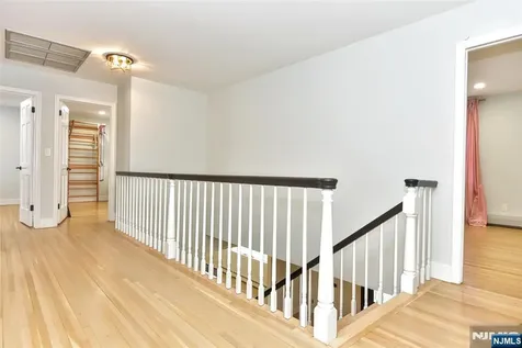 10 Knollwood Road Upper Saddle River NJ 07458