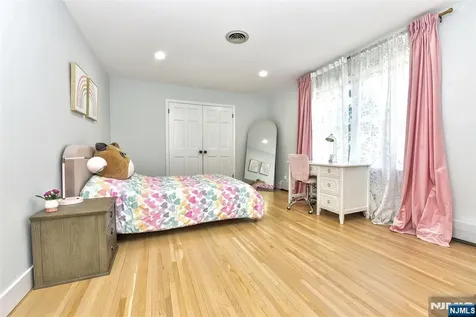 10 Knollwood Road Upper Saddle River NJ 07458