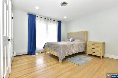 10 Knollwood Road Upper Saddle River NJ 07458