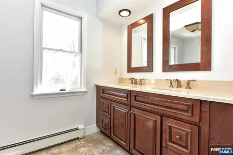 10 Knollwood Road Upper Saddle River NJ 07458