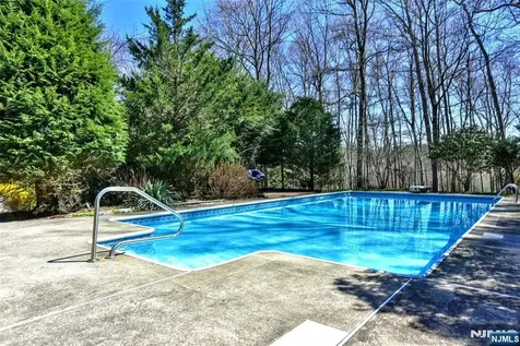 10 Knollwood Road Upper Saddle River NJ 07458