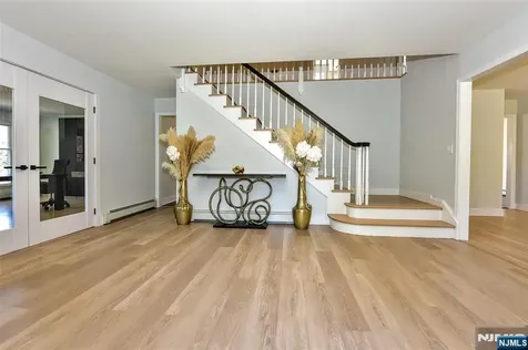 10 Knollwood Road Upper Saddle River NJ 07458
