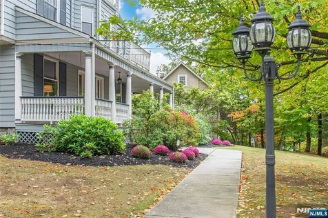 22 Arlington Avenue Caldwell NJ 07006