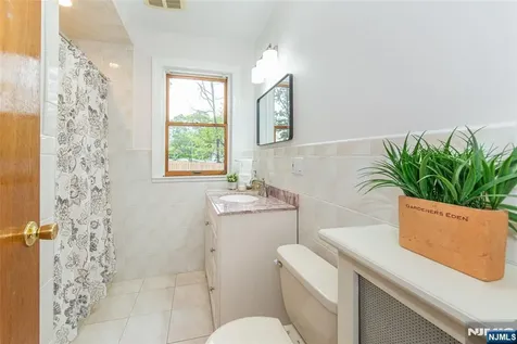 22 Arlington Avenue Caldwell NJ 07006