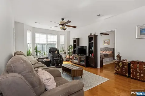 4137 Cory Lane Elmwood Park NJ 07407