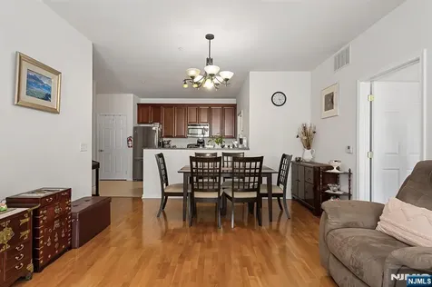 4137 Cory Lane Elmwood Park NJ 07407
