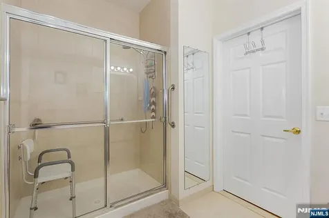 4137 Cory Lane Elmwood Park NJ 07407