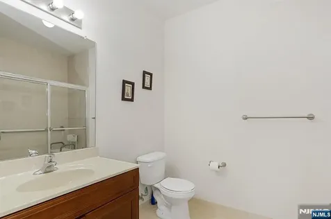 4137 Cory Lane Elmwood Park NJ 07407
