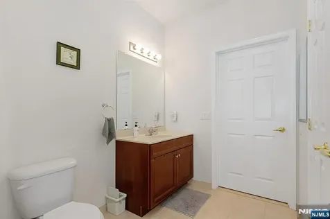 4137 Cory Lane Elmwood Park NJ 07407