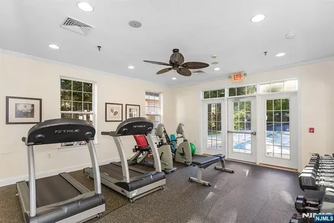 4137 Cory Lane Elmwood Park NJ 07407