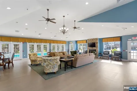 4137 Cory Lane Elmwood Park NJ 07407