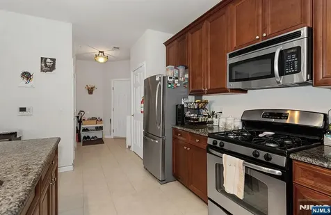 4137 Cory Lane Elmwood Park NJ 07407