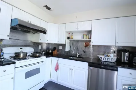 1359 15th Street Fort Lee NJ 07024