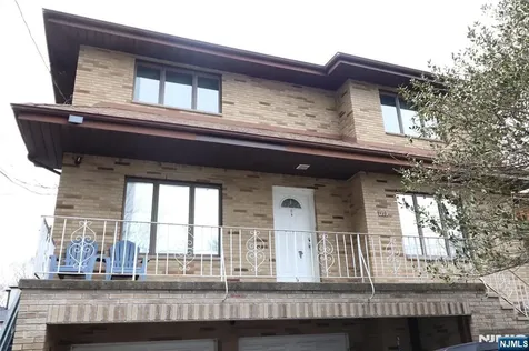 1359 15th Street Fort Lee NJ 07024