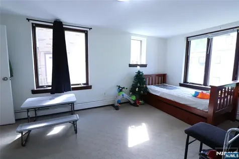1359 15th Street Fort Lee NJ 07024