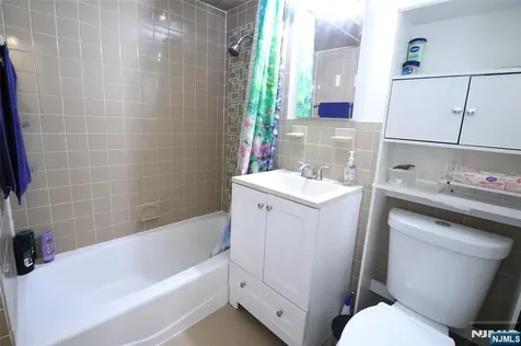 1359 15th Street Fort Lee NJ 07024