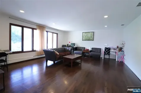 1359 15th Street Fort Lee NJ 07024