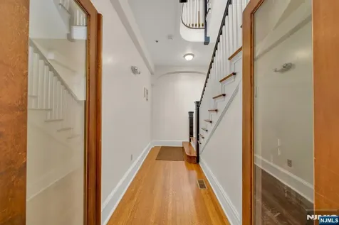 60 Hawthorne Avenue East Orange NJ 07018