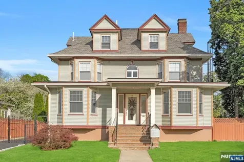60 Hawthorne Avenue East Orange NJ 07018