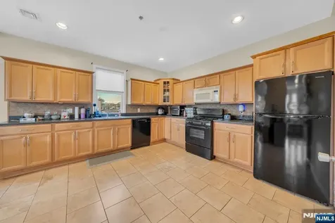 60 Hawthorne Avenue East Orange NJ 07018