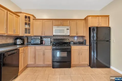 60 Hawthorne Avenue East Orange NJ 07018