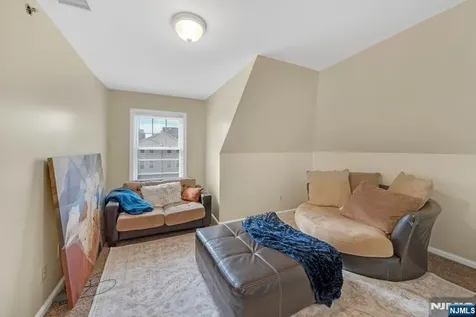 60 Hawthorne Avenue East Orange NJ 07018