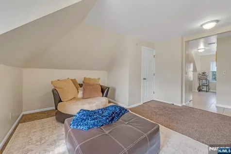 60 Hawthorne Avenue East Orange NJ 07018