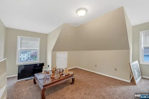 60 Hawthorne Avenue East Orange NJ 07018