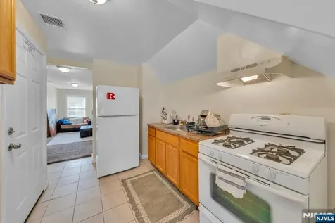 60 Hawthorne Avenue East Orange NJ 07018