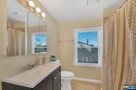 60 Hawthorne Avenue East Orange NJ 07018