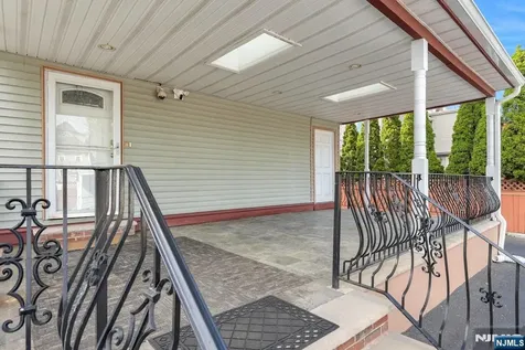 60 Hawthorne Avenue East Orange NJ 07018