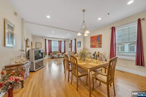 60 Hawthorne Avenue East Orange NJ 07018