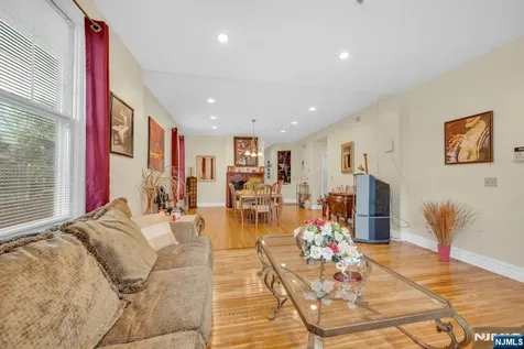 60 Hawthorne Avenue East Orange NJ 07018