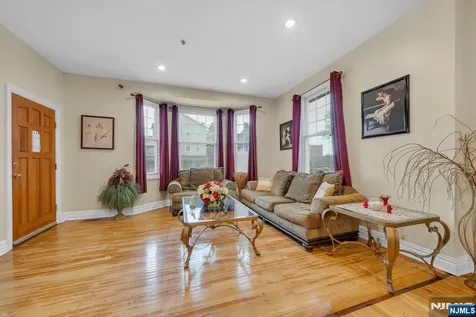 60 Hawthorne Avenue East Orange NJ 07018