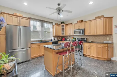 60 Hawthorne Avenue East Orange NJ 07018