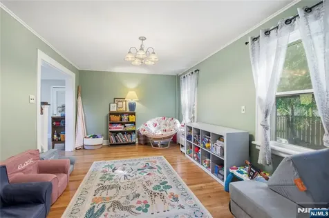 454 Maple Avenue Glen Rock NJ 07452