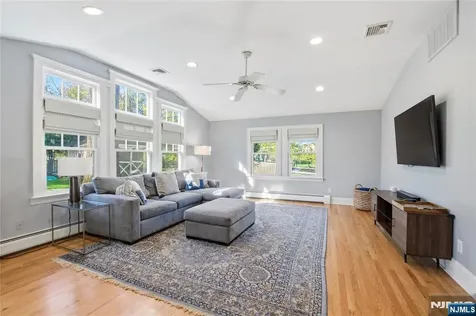 454 Maple Avenue Glen Rock NJ 07452