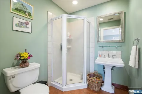 454 Maple Avenue Glen Rock NJ 07452